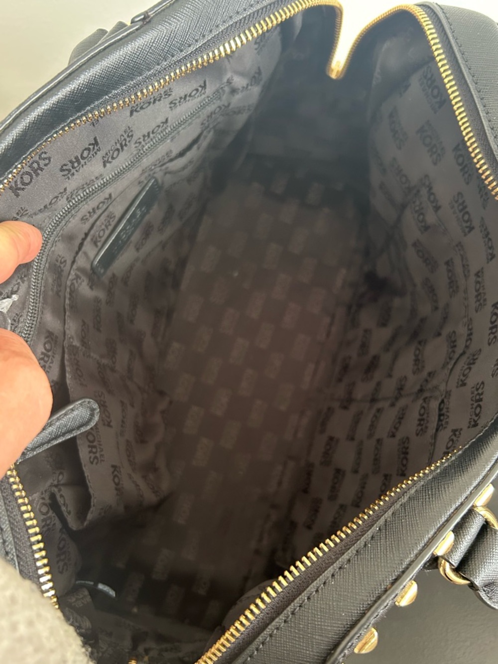 Michael Kors Black leather Satchel Gold Stud structured tote - Picture 10 of 11